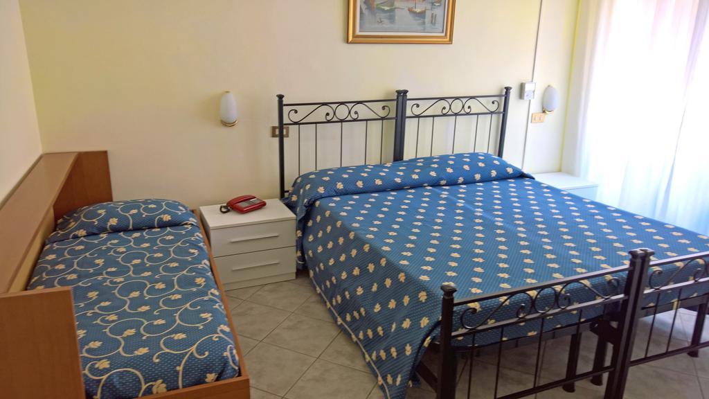 Albergo Golfo フォッローニカ エクステリア 写真