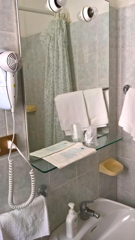 Albergo Golfo フォッローニカ エクステリア 写真