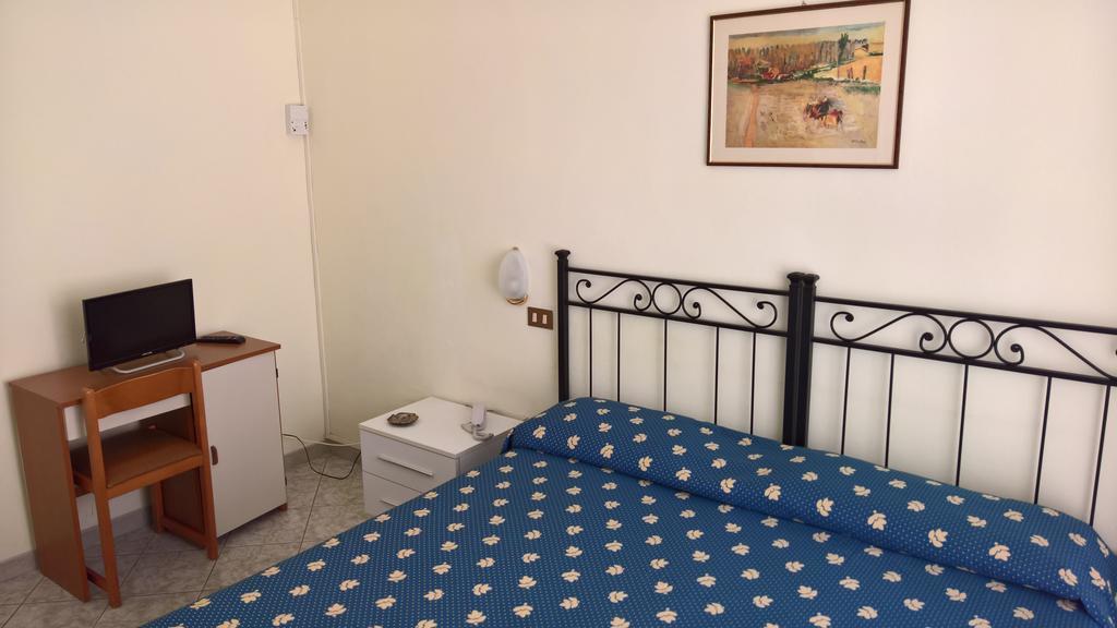 Albergo Golfo フォッローニカ エクステリア 写真