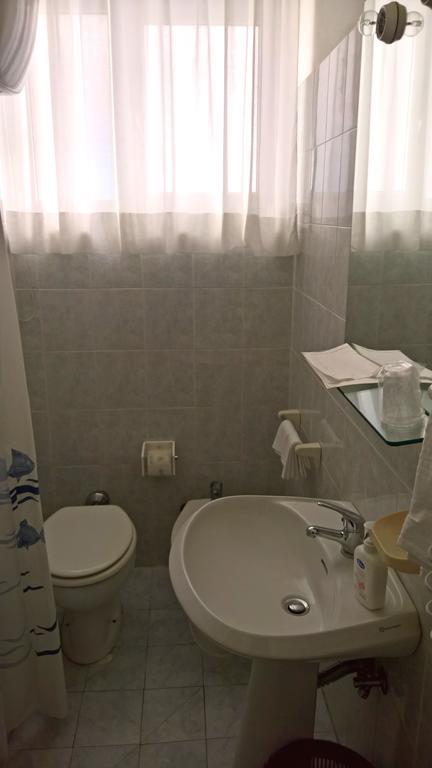 Albergo Golfo フォッローニカ エクステリア 写真